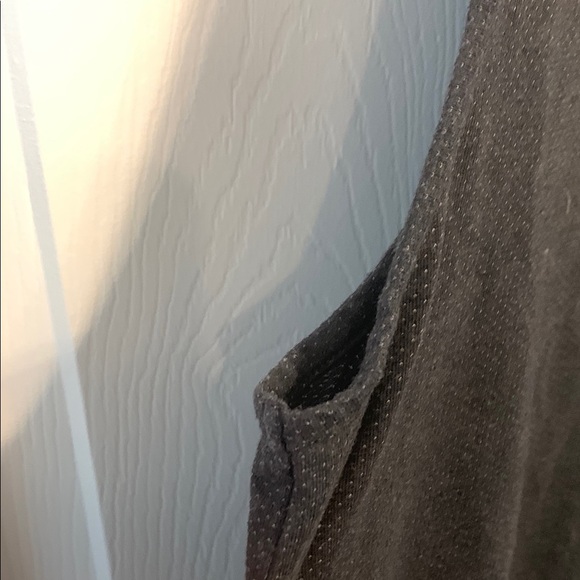 Under Armour Women's Black Tank Top Size M Workouts athletic running - Picture 4 of 6